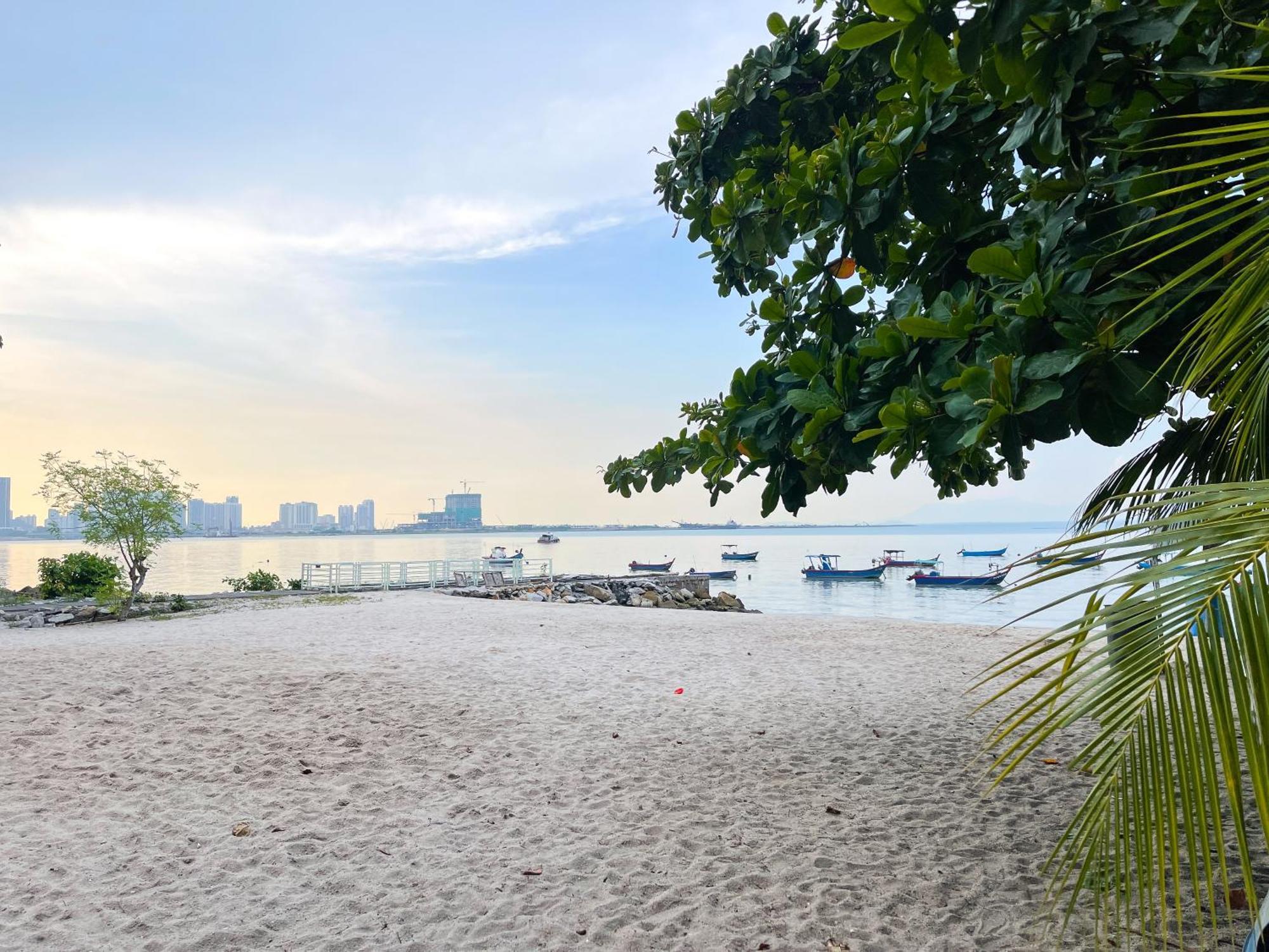 Lili Stay By The Beach George Town Exterior photo